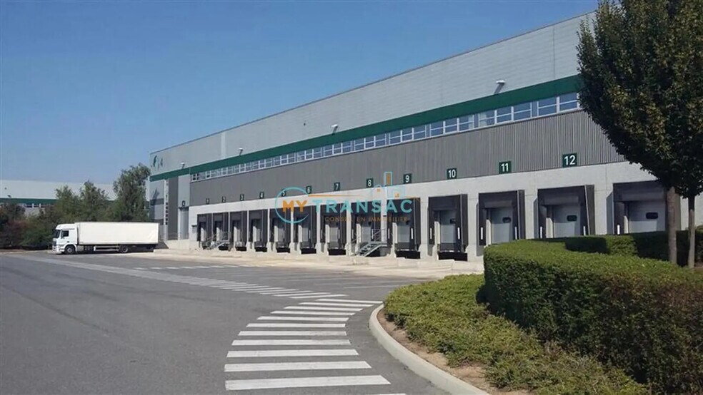 Industrial in Moissy-Cramayel for lease - Building Photo - Image 3 of 12