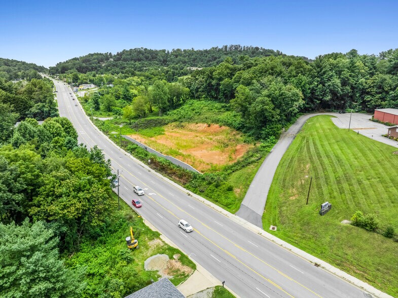289 New Leicester Highway, Asheville, NC à vendre - Photo principale - Image 1 de 7