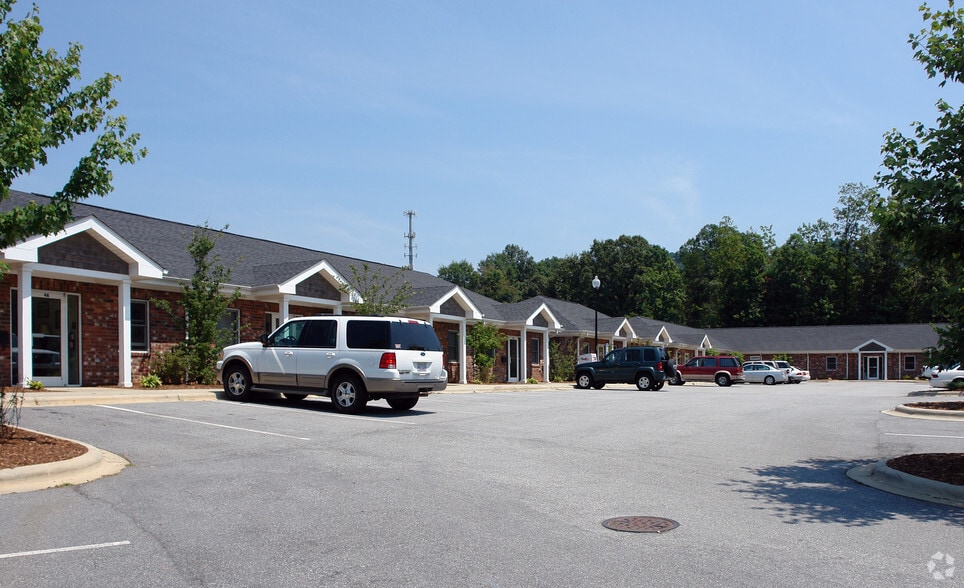 4 Herman Avenue Ext, Asheville, NC for lease - Building Photo - Image 2 of 3