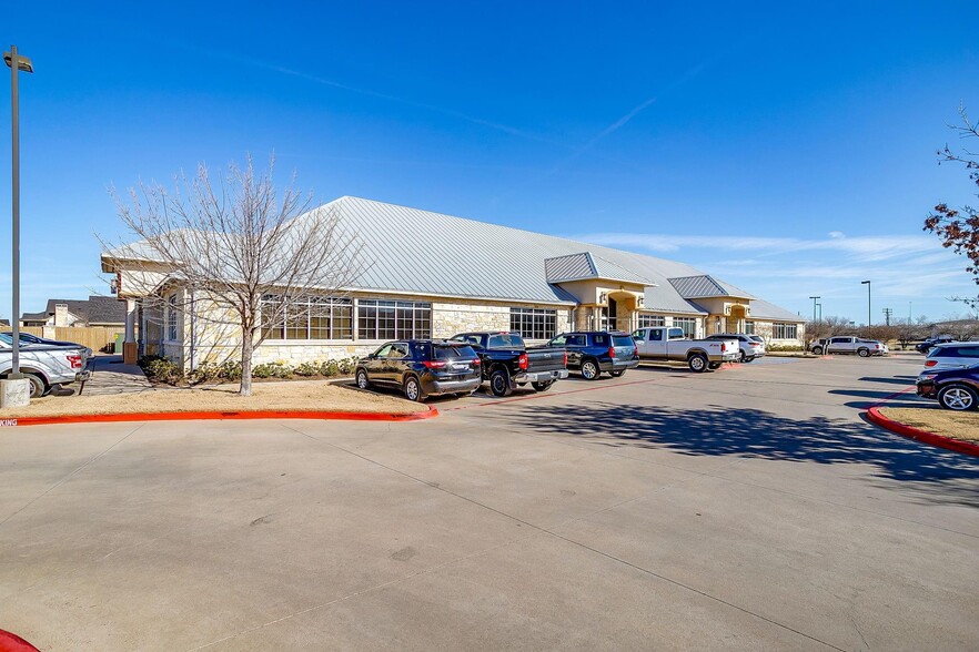 1200 Crawford Ave, Granbury, TX à louer - Photo du bâtiment - Image 2 de 30
