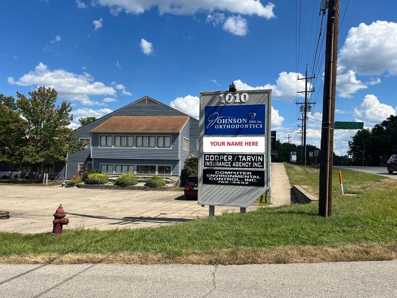 1010 Ohio Pike, Cincinnati, OH for sale - Primary Photo - Image 1 of 25