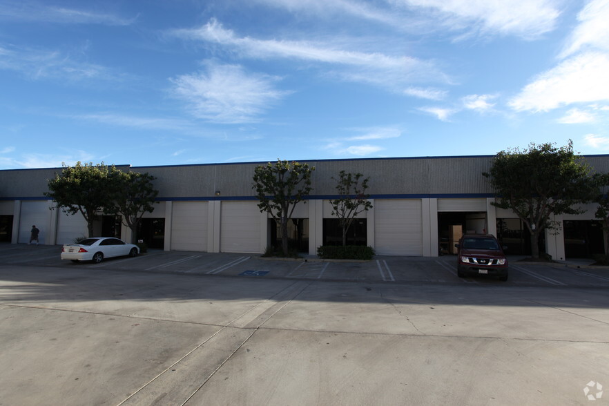 21352 Nordhoff St, Chatsworth, CA à vendre - Photo du bâtiment - Image 2 de 30