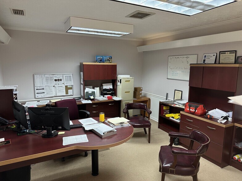 4800 Woodlane Cir, Tallahassee, FL à louer - Photo du bâtiment - Image 3 de 6