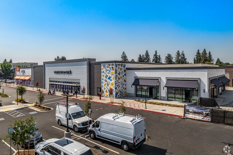 737-885 Russell Blvd, Davis, CA for lease - Building Photo - Image 2 of 6