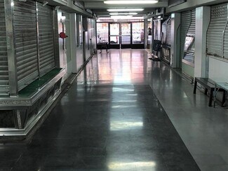 Plus de détails pour Multi-résidentiel à vendre