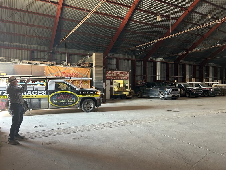 1208 Avenue ave, Plano, TX for lease - Interior Photo - Image 3 of 9