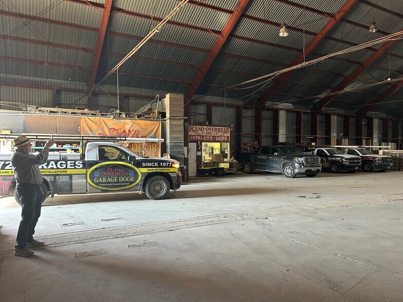 1208 Avenue ave, Plano, TX à louer - Photo intérieure - Image 3 de 9