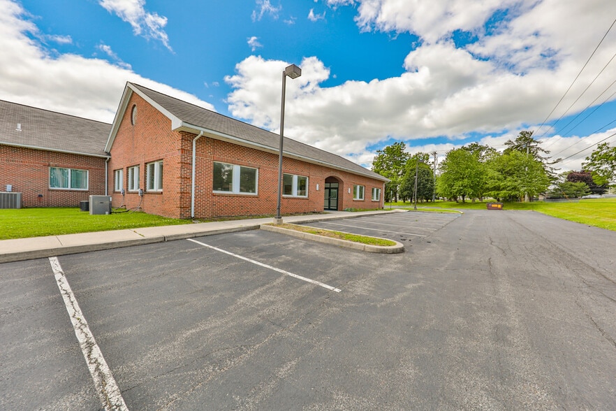 4350 Independence Dr, Schnecksville, PA for lease - Building Photo - Image 3 of 22