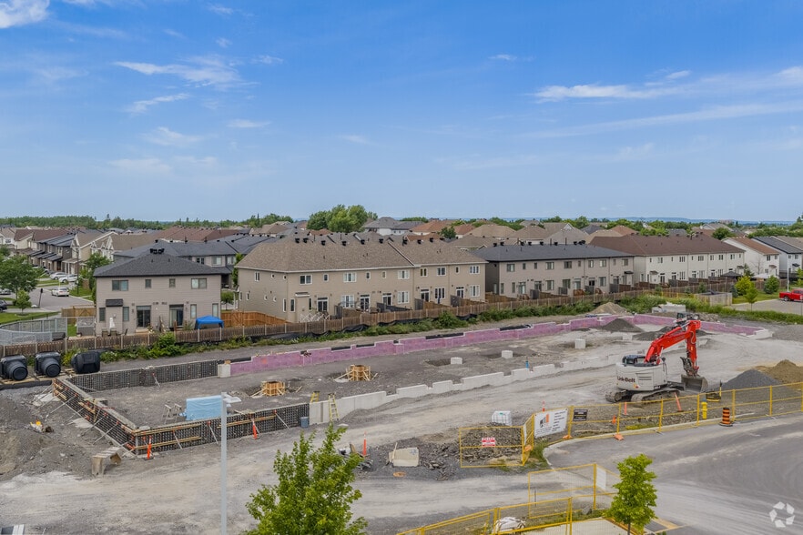 6111 Hazeldean Rd, Ottawa, ON for lease - Building Photo - Image 2 of 2