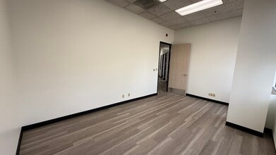 15901 Hawthorne Blvd, Lawndale, CA à louer Photo intérieure- Image 2 de 2