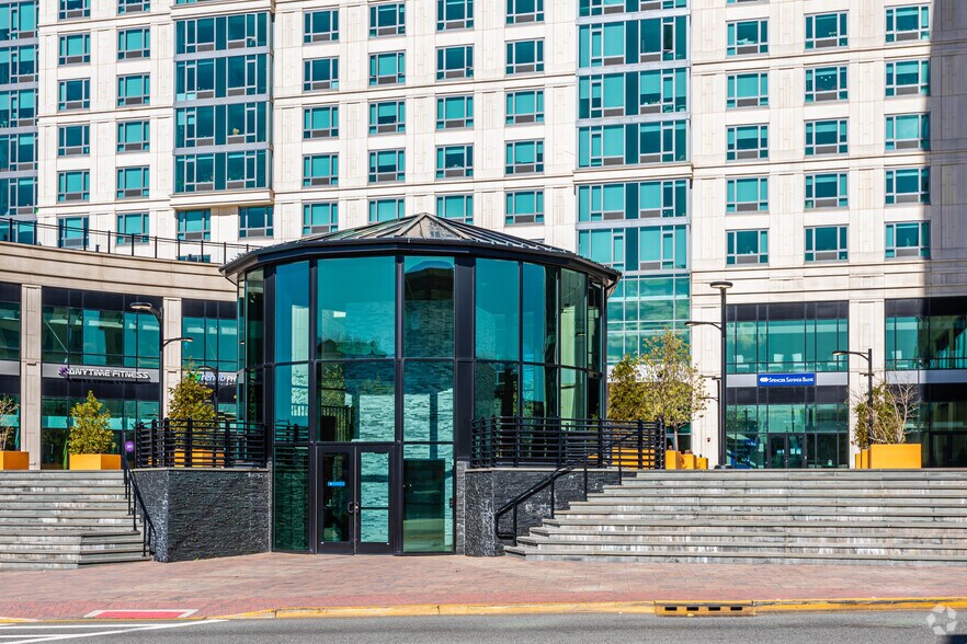 1 Towne Ctr, Cliffside Park, NJ à louer - Photo du bâtiment - Image 3 de 12