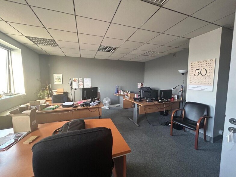 10 C Rue Paul Verlaine, Dijon for lease - Interior Photo - Image 2 of 10