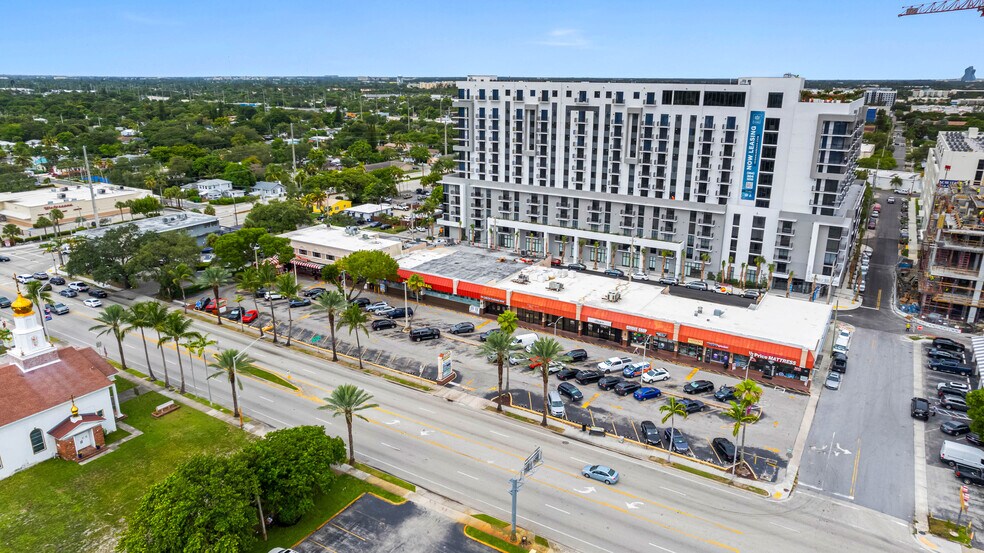 100-128 S Federal Hwy, Dania, FL à louer - Photo principale - Image 1 de 9