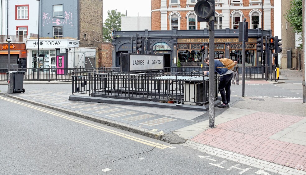 Kentish Town Rd, Londres à louer - Photo du bâtiment - Image 2 de 3