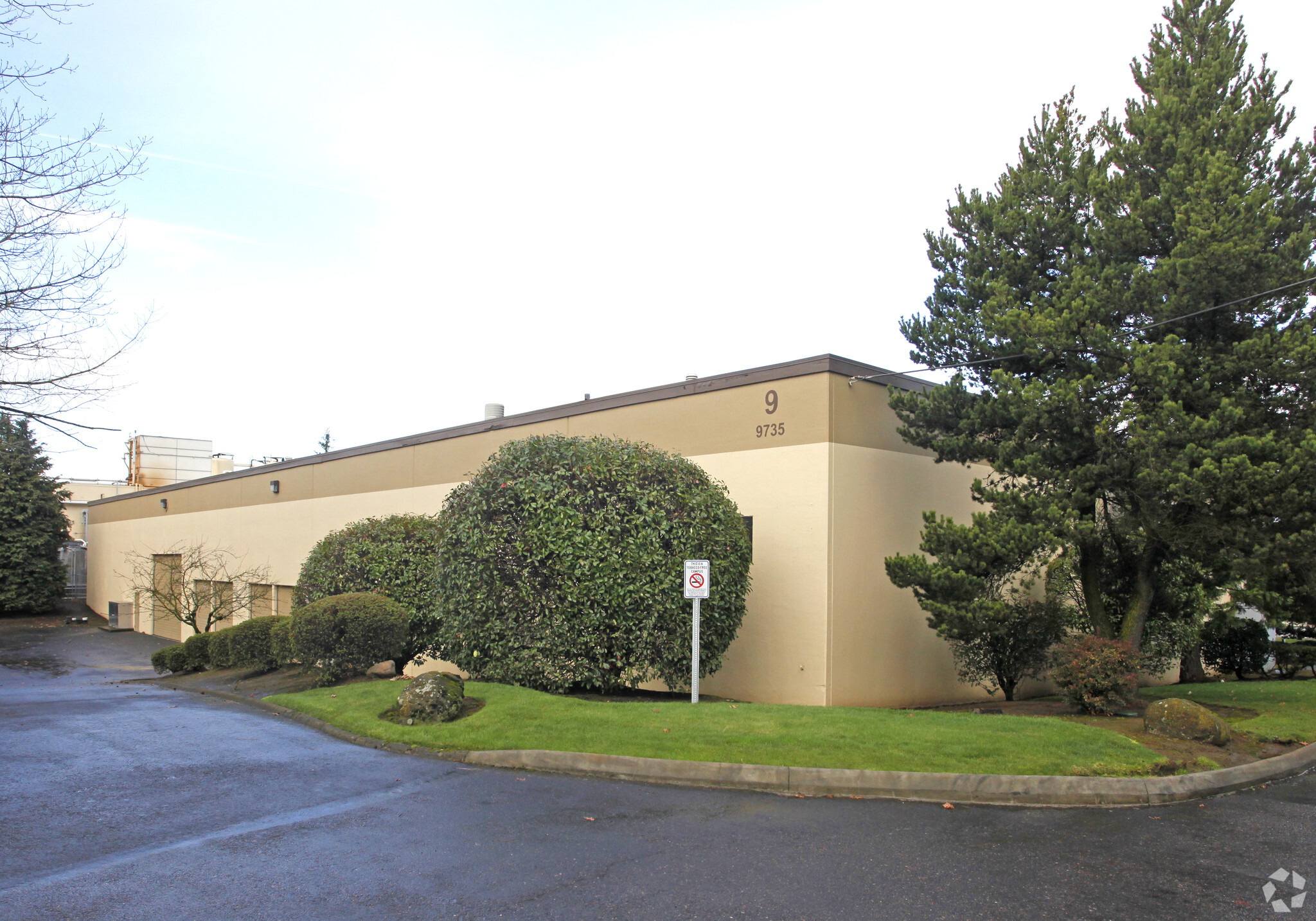 9735 SW 97th Ave, Tualatin, OR for lease Building Photo- Image 1 of 3