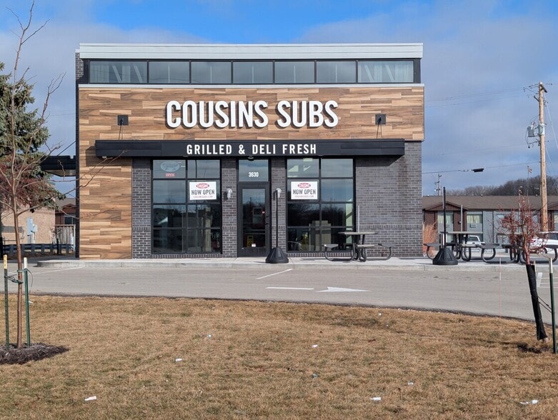 3626 W College Ave, Appleton, WI for sale - Building Photo - Image 2 of 6