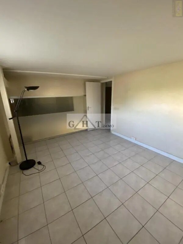 Commerce de détail dans Saint-Maur-des-Fossés à louer Photo intérieure- Image 1 de 5