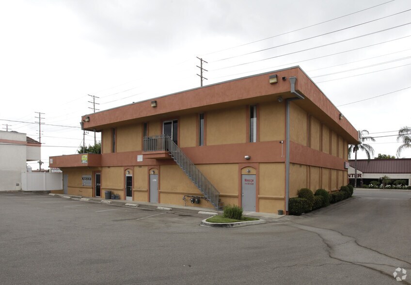 1149-1163 N Tustin St, Orange, CA à louer - Photo du bâtiment - Image 3 de 54