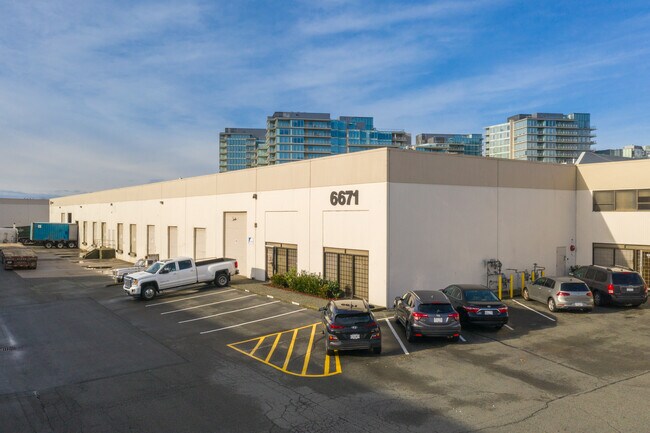 Plus de détails pour 6671-6691 Elmbridge Way, Richmond, BC - Industriel à louer