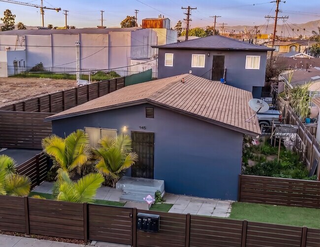 More details for 945 W 76th St, Los Angeles, CA - Multifamily for Sale