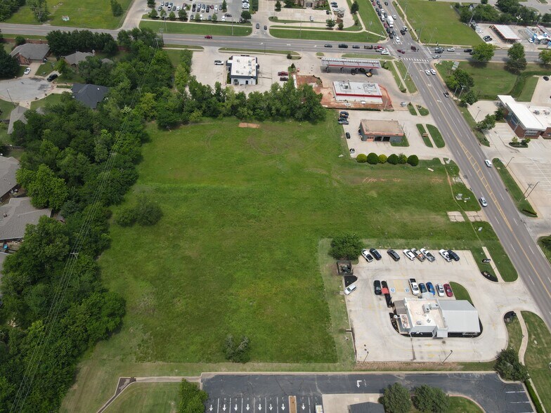 1100 W 3rd St, Edmond, OK à vendre - Photo du bâtiment - Image 3 de 3