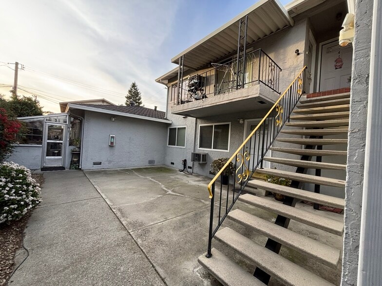 35 Lavonne Dr, Campbell, CA for sale - Building Photo - Image 2 of 16