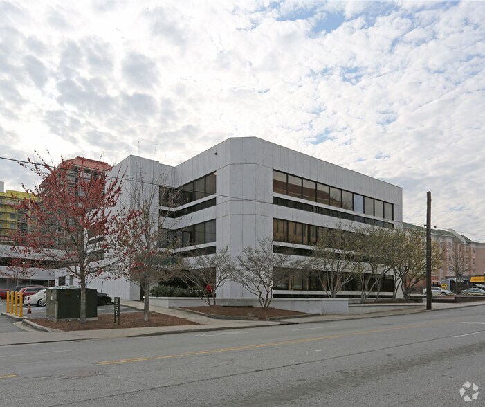 200 E Ponce De Leon Ave, Decatur, GA à louer - Photo du bâtiment - Image 3 de 16