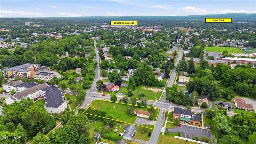 L17.1 West Ave, Saratoga Springs, NY à vendre Photo principale- Image 1 de 8