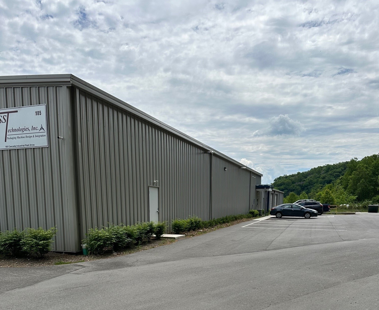 185 Cascade Industrial Park, Pembroke, VA for lease Building Photo- Image 1 of 4