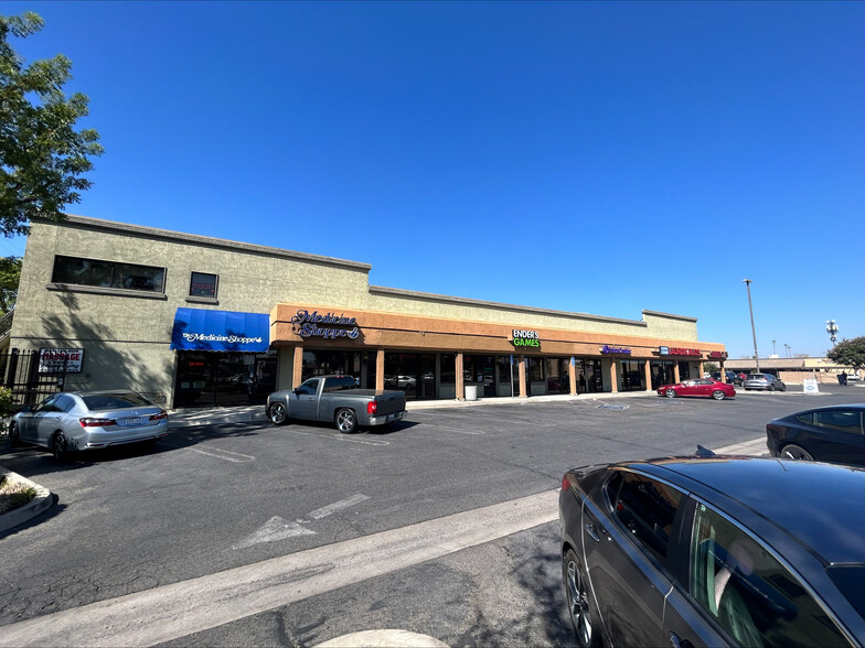 195 W Shaw Ave, Clovis, CA for lease - Building Photo - Image 1 of 9