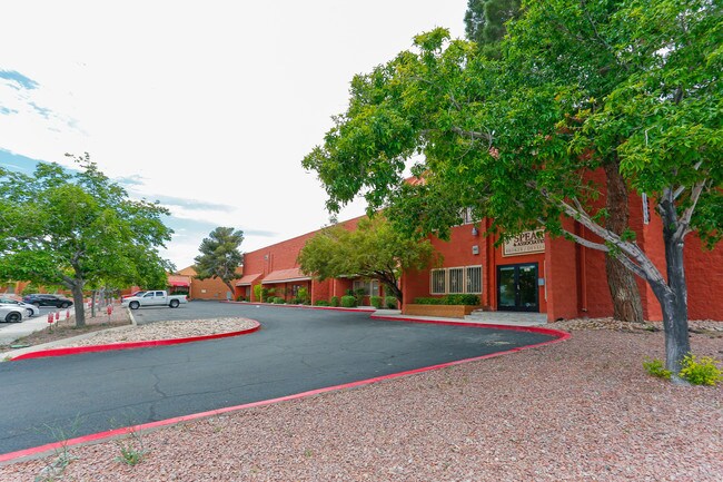 Plus de détails pour 4545 W Hacienda Ave, Las Vegas, NV - Local d'activités à louer