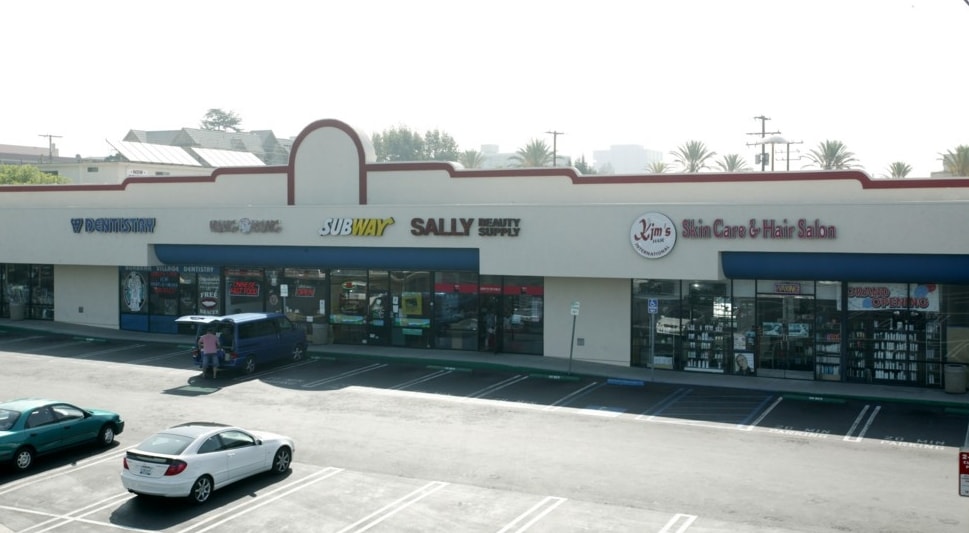923-1000 N San Fernando Blvd, Burbank, CA for lease - Primary Photo - Image 1 of 2