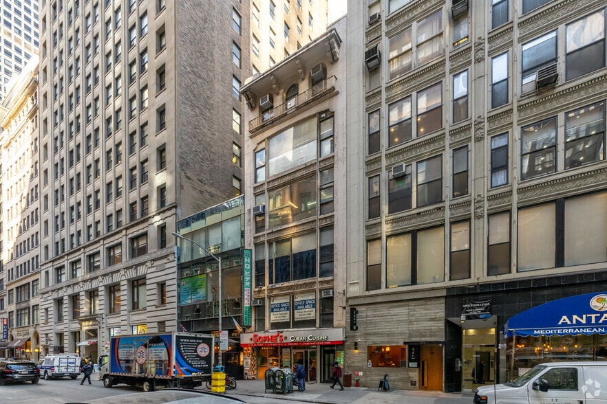 21 W 45th St, New York, NY à vendre - Photo du bâtiment - Image 3 de 9