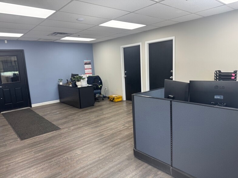 2100 Mcgaw Rd, Columbus, OH for lease - Lobby - Image 3 of 8