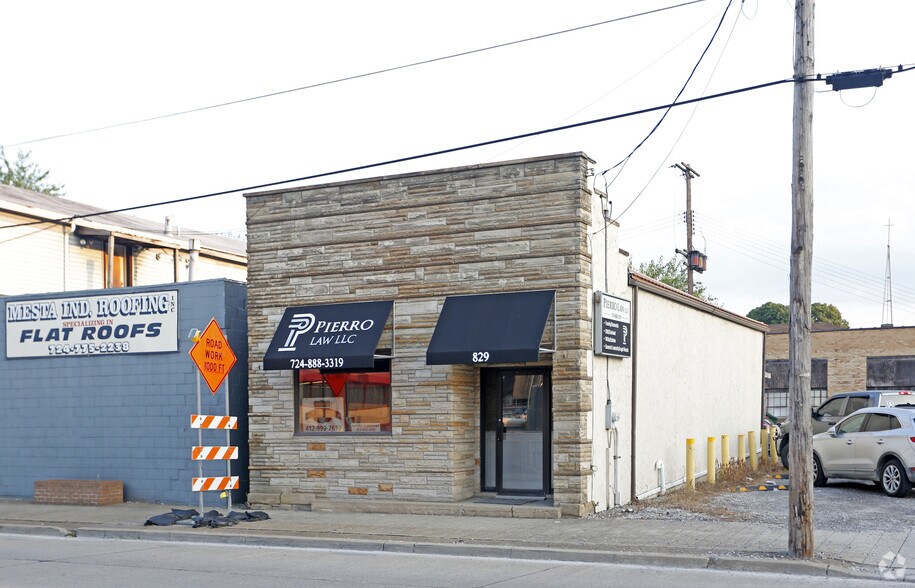 829 Pennsylvania Ave, Monaca, PA à vendre - Photo du bâtiment - Image 2 de 12