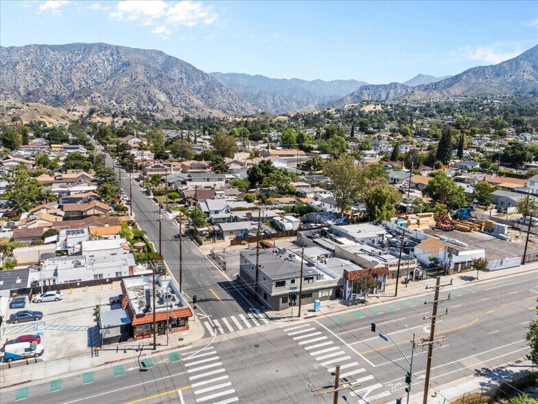 7969 Foothill Blvd, Sunland, CA à louer - Aérien - Image 3 de 9