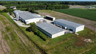 132-136 Woodworkers Ct, Chesapeake, VA for lease Building Photo- Image 2 of 9