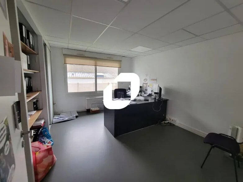 44 Rue De La Maladrie, Vertou for sale - Interior Photo - Image 3 of 9