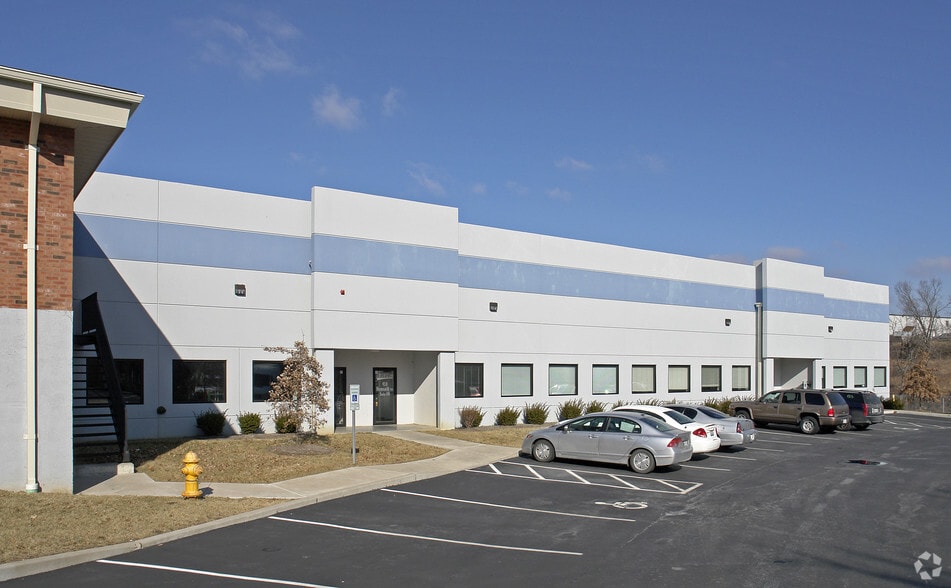 920 Hemsath Rd, Saint Charles, MO for sale - Primary Photo - Image 1 of 12