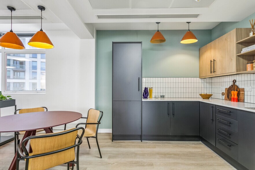 5-17 Hammersmith Grove, Londres à louer - Photo intérieure - Image 2 de 12