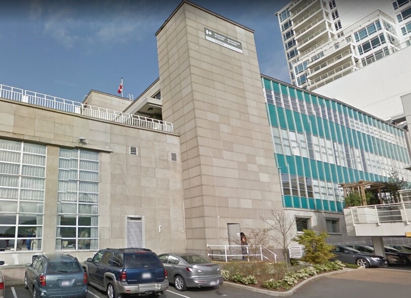 60 Front St, Nanaimo, BC for lease - Building Photo - Image 2 of 4