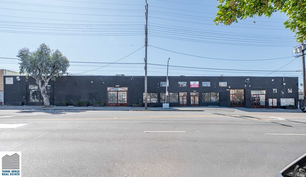 3364-3386 E Olympic Blvd, Los Angeles, CA à louer - Photo du bâtiment - Image 3 de 4