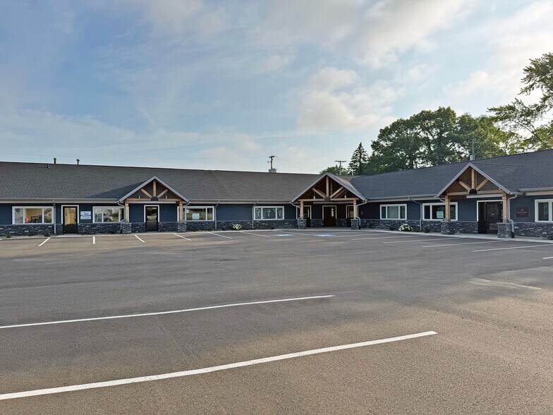 12645 State Road 23, Granger, IN à louer - Photo du bâtiment - Image 2 de 5