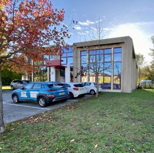 2576 Route De Valbrillant, Meyreuil for lease - Building Photo - Image 3 of 7