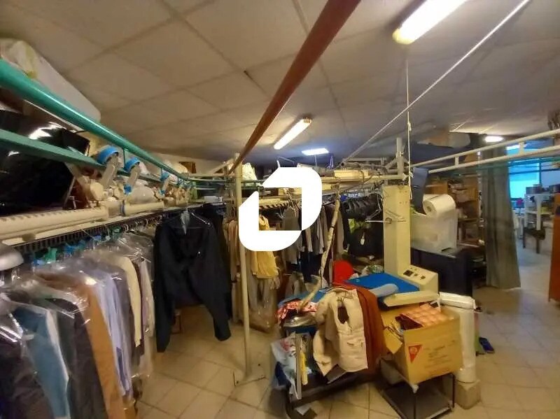 Office in Montrouge for lease Interior Photo- Image 1 of 13