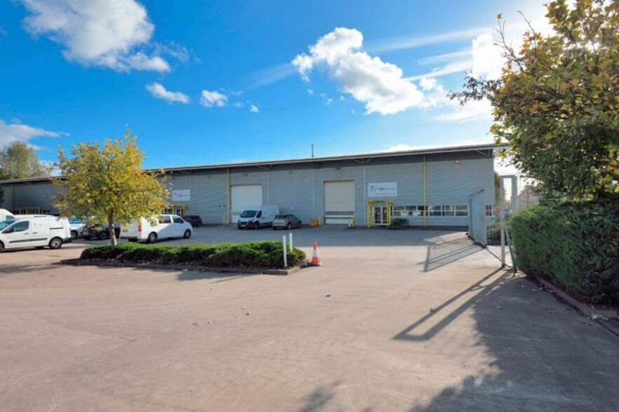 Brunel Ave, Salford for lease - Building Photo - Image 2 of 8
