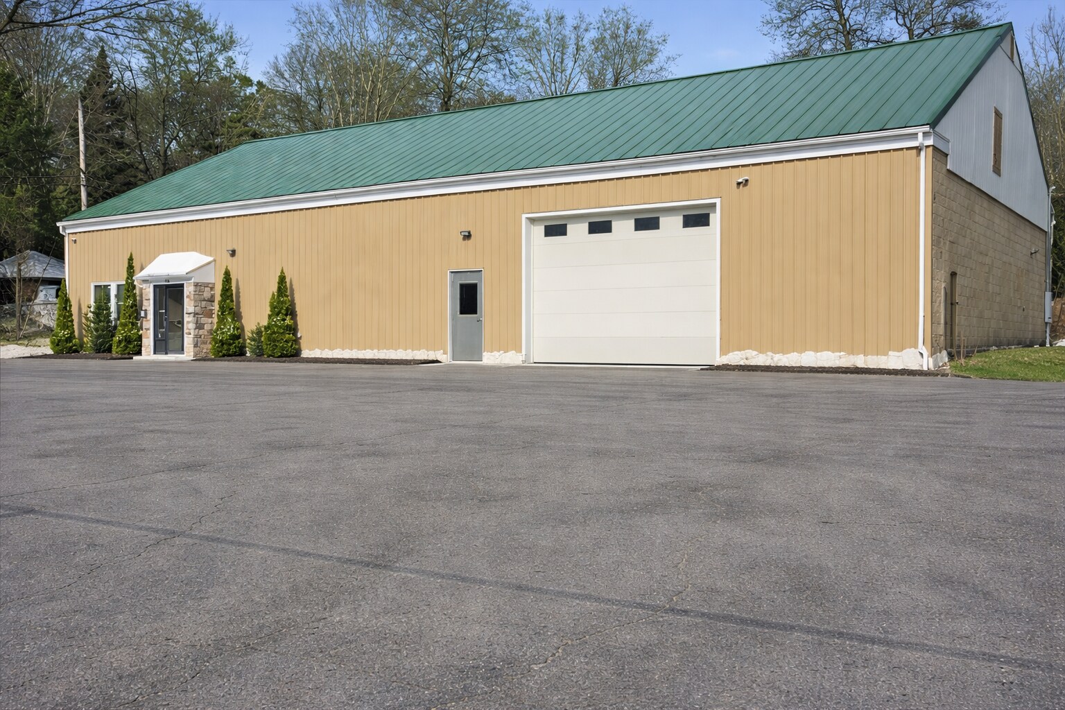 210 Main St, Leicester, MA à vendre Photo principale- Image 1 de 25