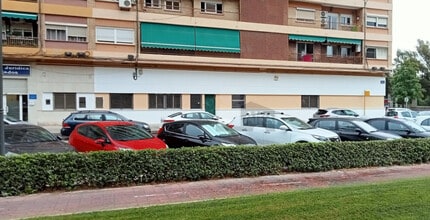 Retail in València, Valencia for lease Building Photo- Image 2 of 9