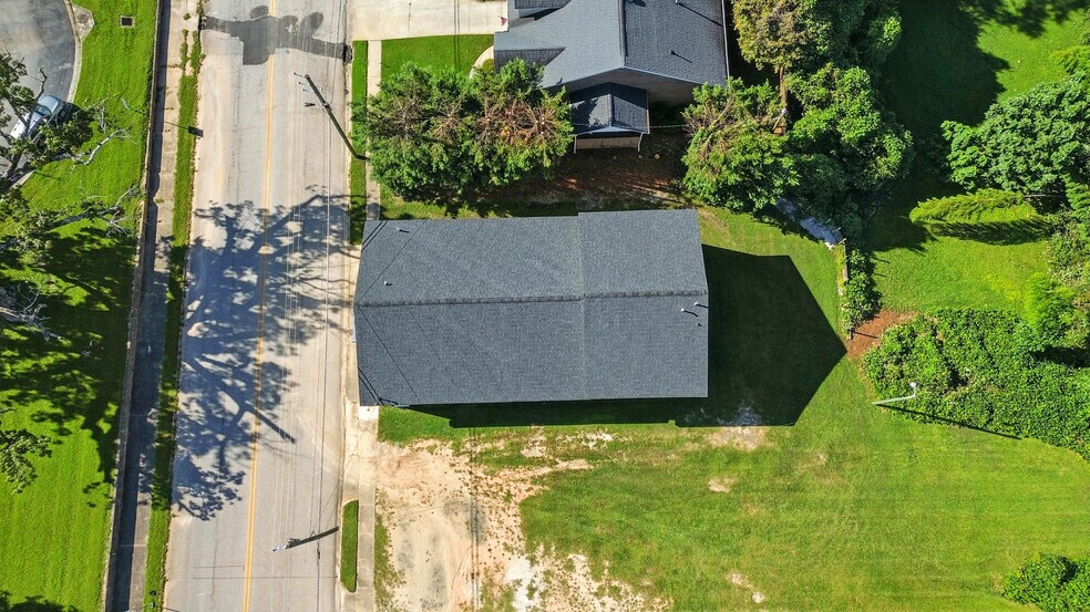 303 N Pond St, Toccoa, GA à vendre - Photo du bâtiment - Image 3 de 38