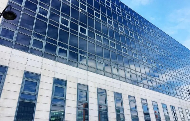 8 Rue Eugène Et Armand Peugeot, Rueil-Malmaison à louer - Photo du bâtiment - Image 1 de 22
